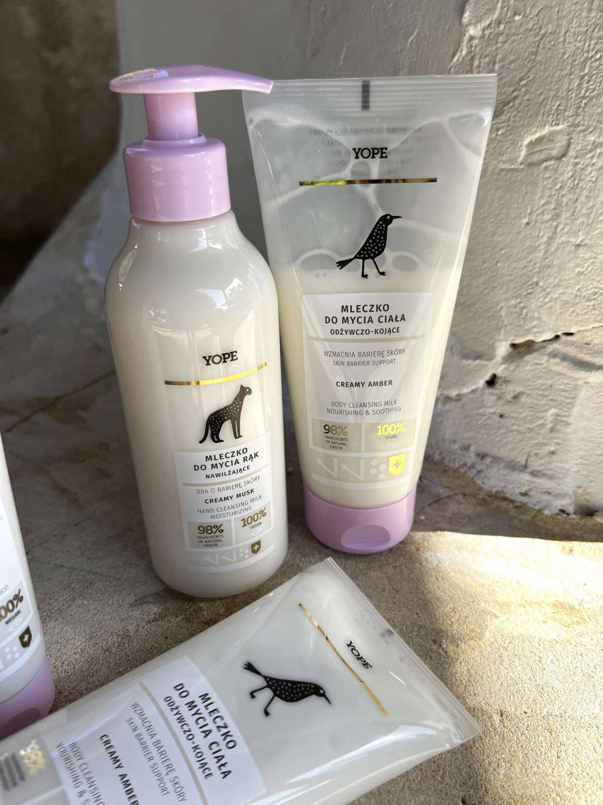Hand cleansing milk moisturizing Creamy Musk
